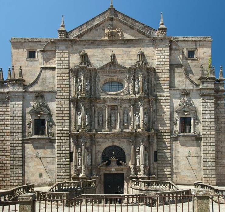Церковь и монастырь Сан-Мартиньо-Пинарио