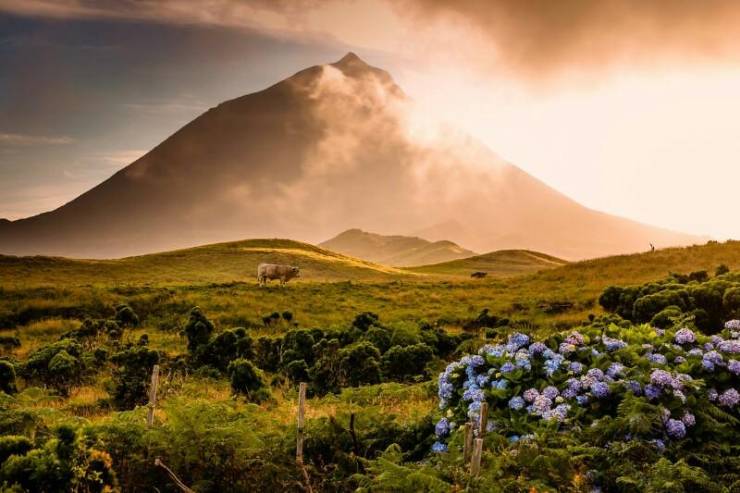 Вулкан Пику на Азорских островах - самая высокая точка Португалии