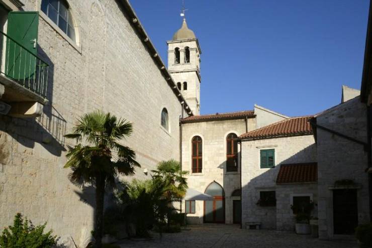 Церковь и монастырь св. Франциска 