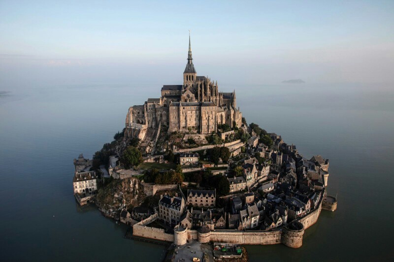 Остров-крепость Мон-Сен-Мишель: средневековое чудо из Франции