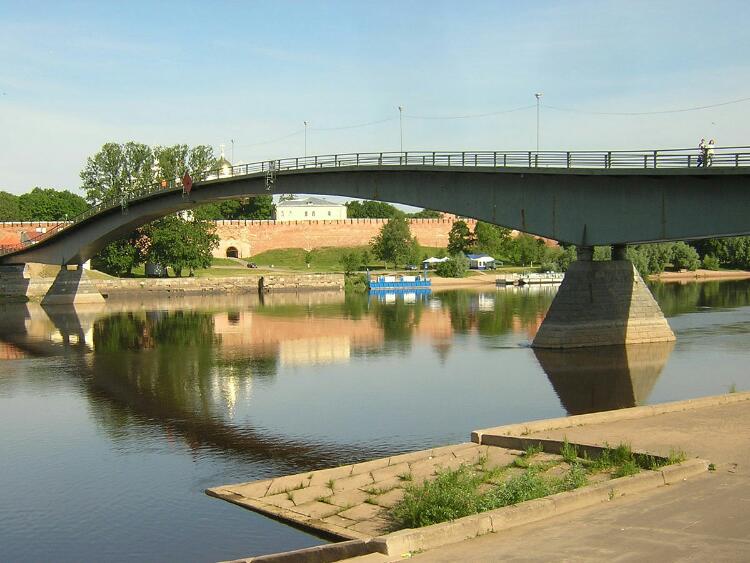 Пешеходный мост через Волхов 