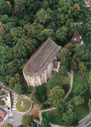 Протестантская церковь на холме Авас