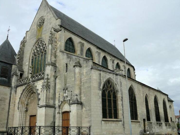 Церковь Сен-Бонне