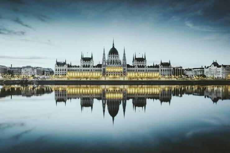 Парламент - фото с берега Дуная