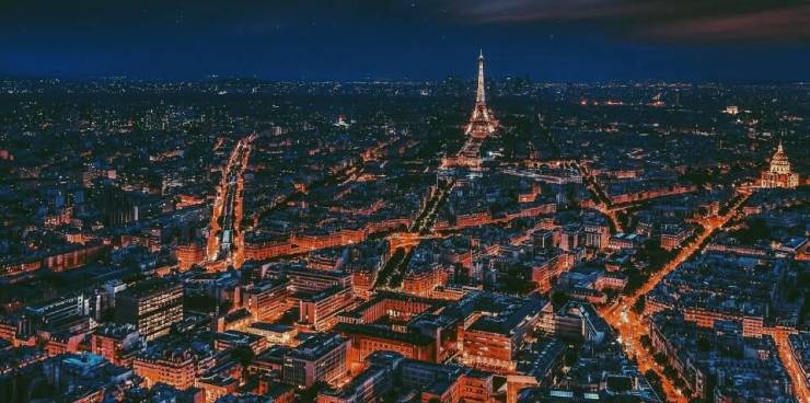 Панорама ночного Парижа