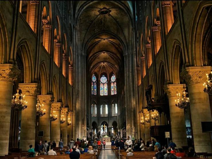 Собор Парижской Богоматери (Нотр-Дам-де-Пари) в Париже