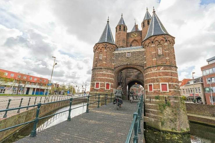 Амстердамские ворота