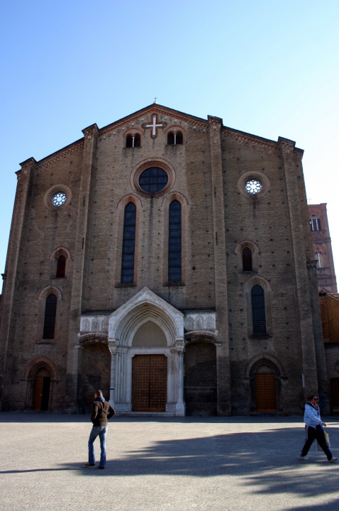 Базилика Сан-Франческо в Болонье