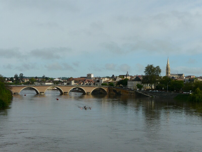 Мост через реку Дордонь