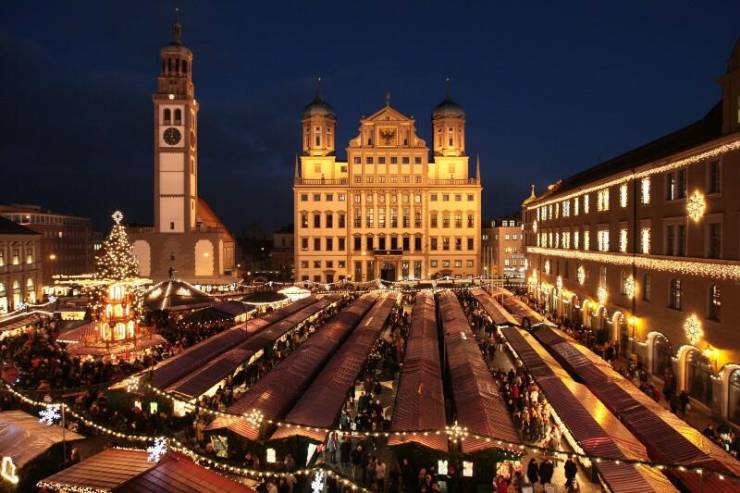 Рождественский рынок в Аугсбурге
