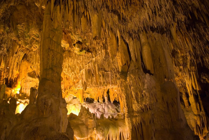 Пещера Далматаш