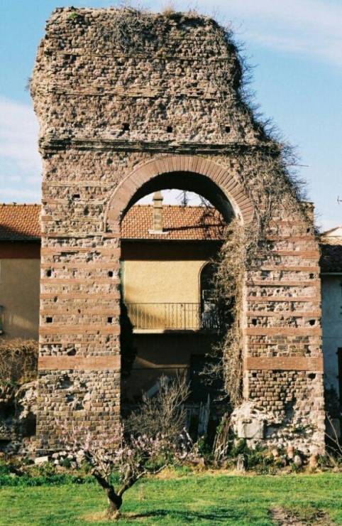 Древние римские ворота