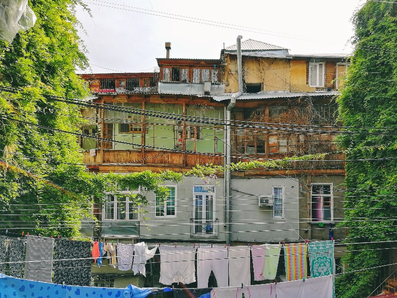 Обычный тбилисский двор