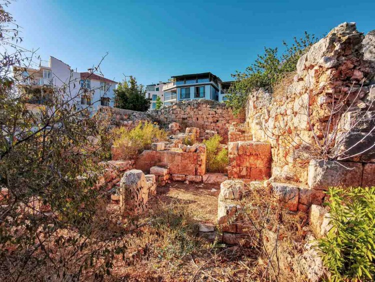 Античные руины в Каше