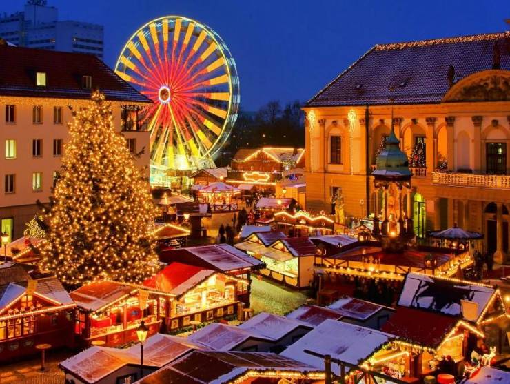 Рождественский рынок в Дюссельдорфе