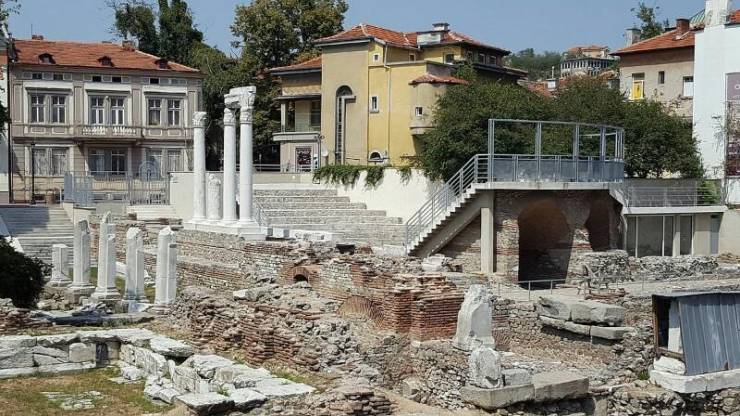 Руины Пловдивского форума
