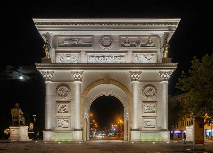 Порта Македония