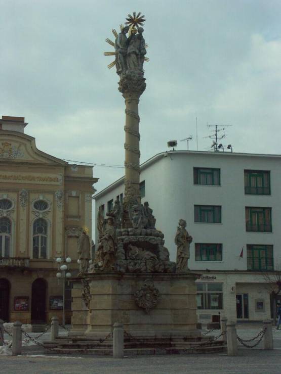 Статуя св. Троицы