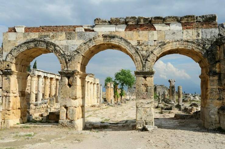 Иераполис - ворота Доминициана
