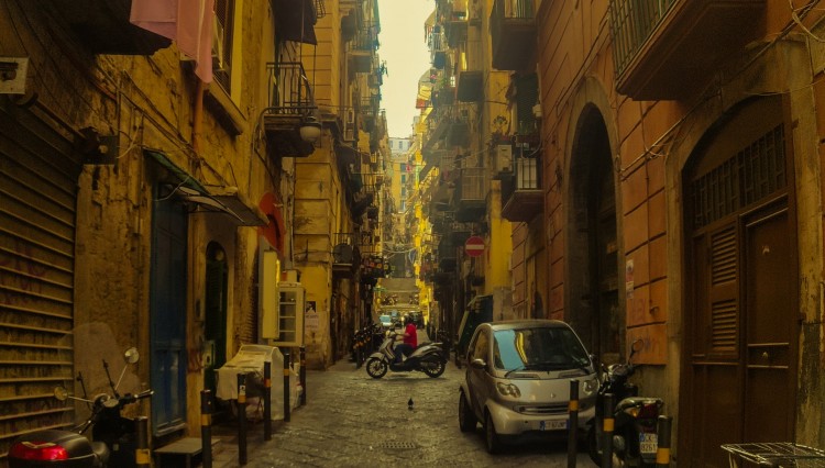 На улицах Неаполя
