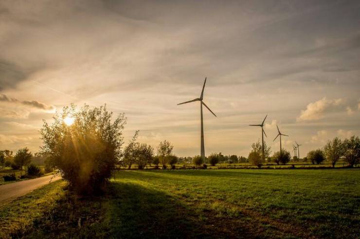 Ветрогенераторы в Бельгии - типичный элемент пейзажей