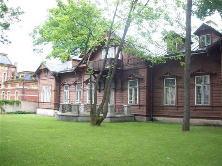 Старинные деревянные дома