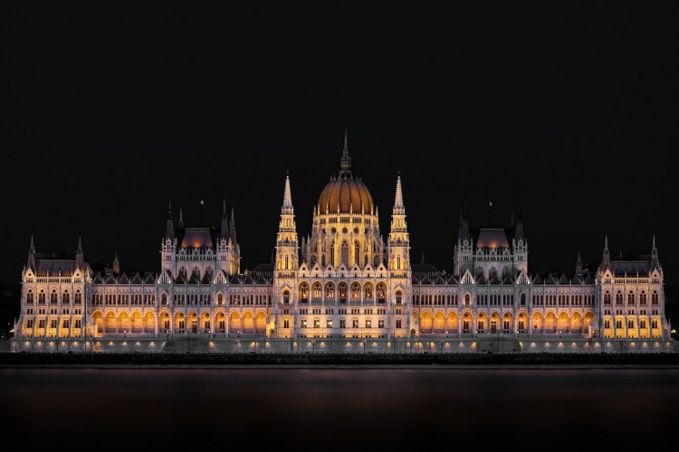 Здание венгерского парламента 