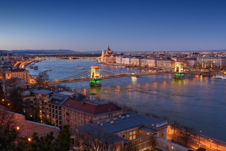 Вид на Цепной мост в Будапеште