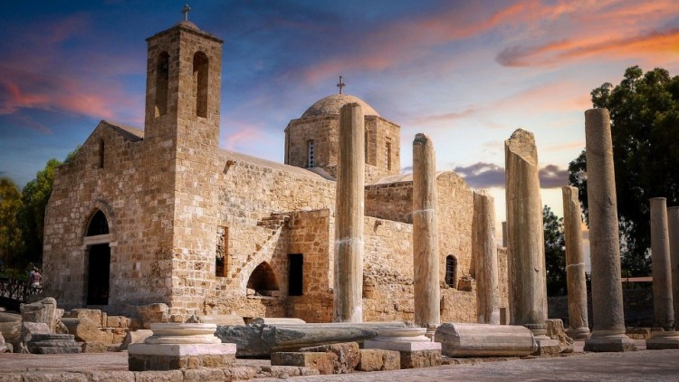 Руины базилики Хрисополитисса и церковь Агиа-Кириаки
