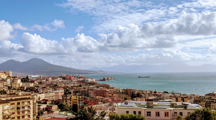 Неаполь, Неаполитанский залив и Везувий 