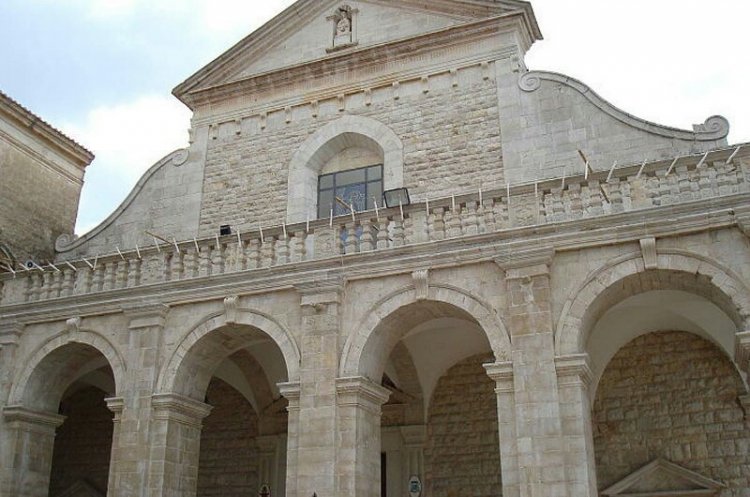 Базилика Санта-Мария-деи-Мираколи