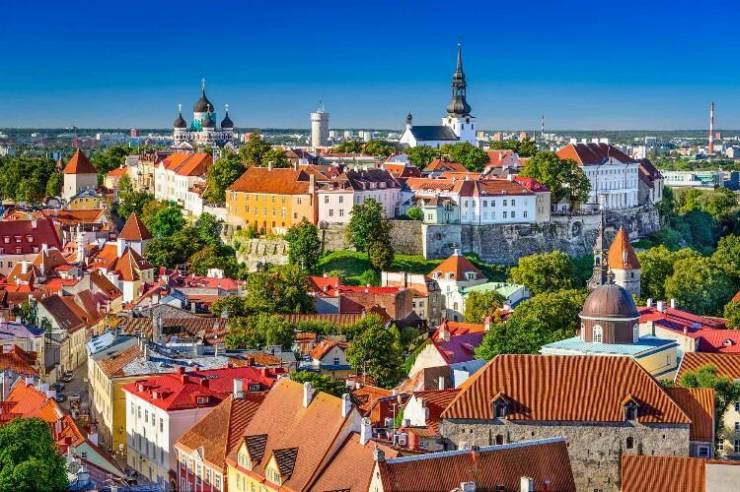 Вид на исторический центр Таллина и верхний город