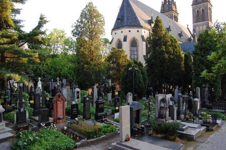 Вышеградское кладбище