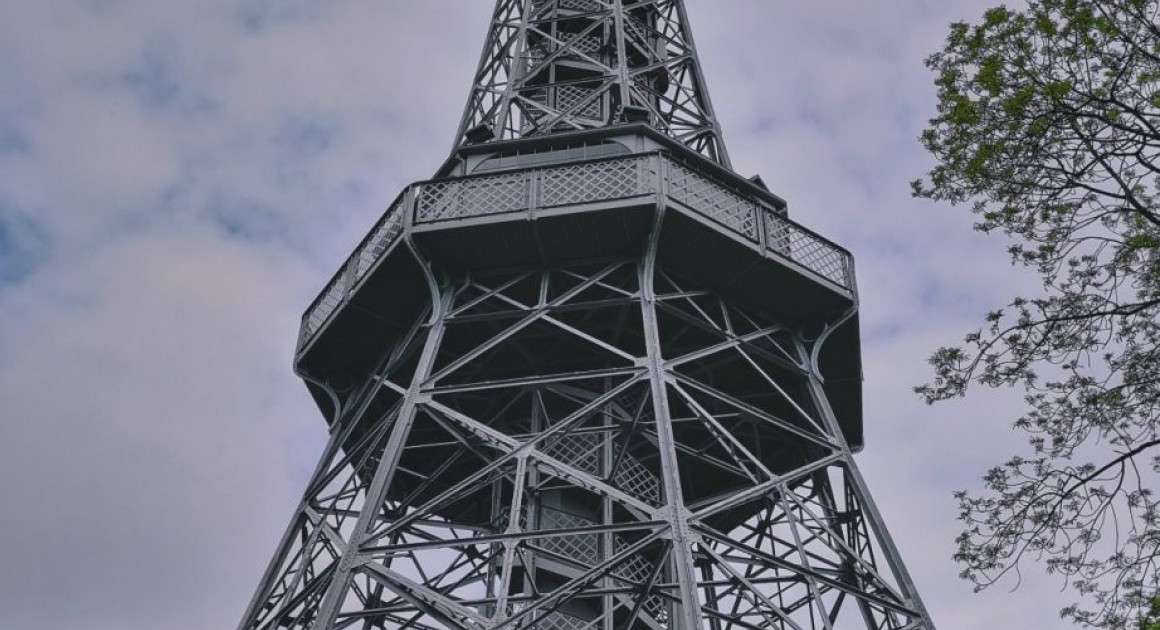 Башня на холме Петршин
