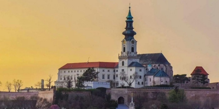 Нитра Нитра