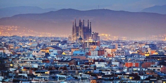 Barselona Ispaniya Vse O Gorode Dostoprimechatelnosti I Foto Barselony [ 400 x 700 Pixel ]