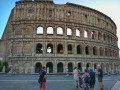 Легендарный Колизей - самый большой амфитеатр Античности и символ Рима