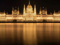 Парламент, ночь. Фото - @zsoltszathmary 