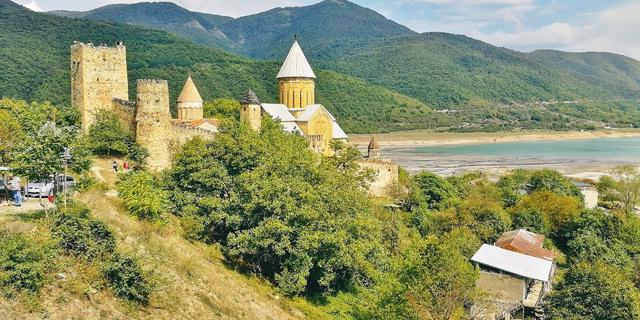 Ананури (Грузия)