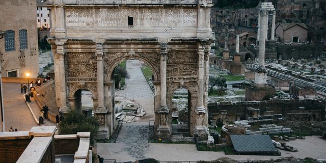 Город Арка Септимия Севера в Риме