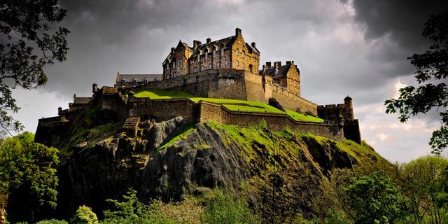 Эдинбургский замок в Шотландии