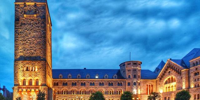 Город Императорский замок в Познани