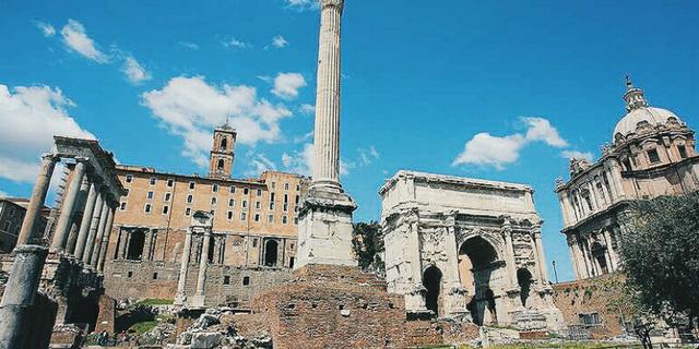 Город Колонна Фока в Риме