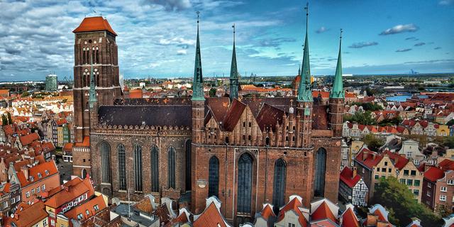 Город Мариацкий костел в Гданьске