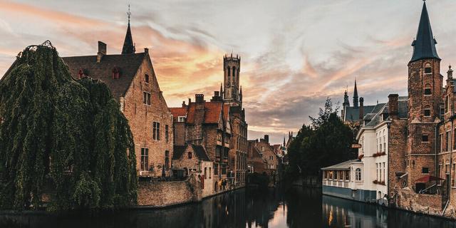 Город Набережная Розенхудкай (Rozenhoedkaai) в Брюгге