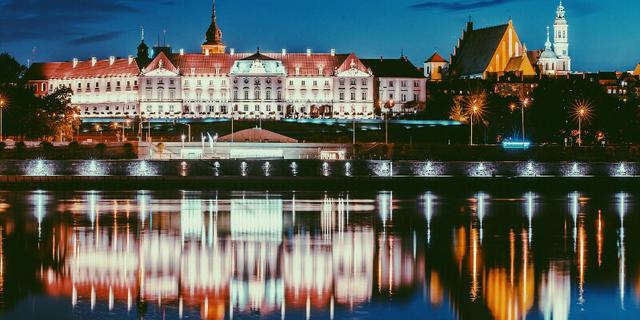 Город Старый город Варшавы - восстановленное историческое наследие