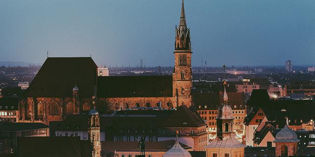 Город Церковь св. Себальда - старейшая в Нюрнберге