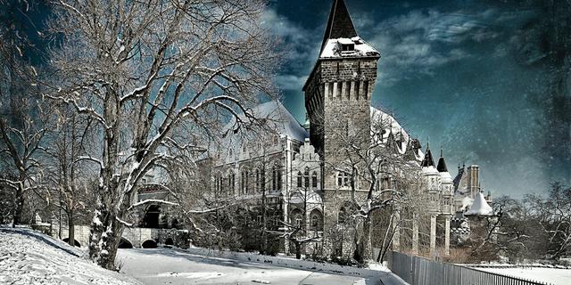 Город Вайдахуняд - замок в парке Варошлигет