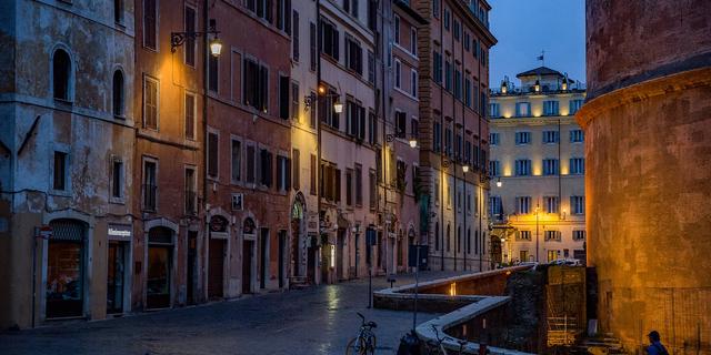 Город Via della Rotonda в Риме