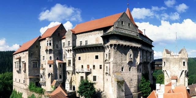 Город Замок Пернштейн